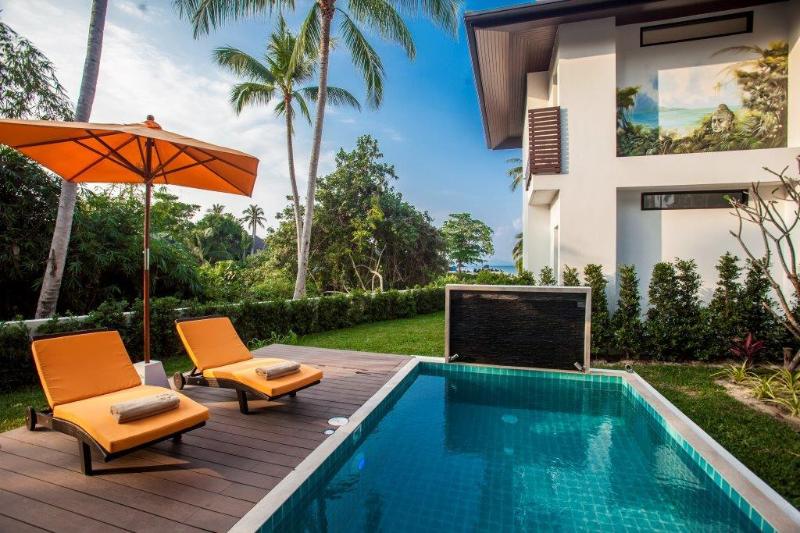 luxury private villas Thailand